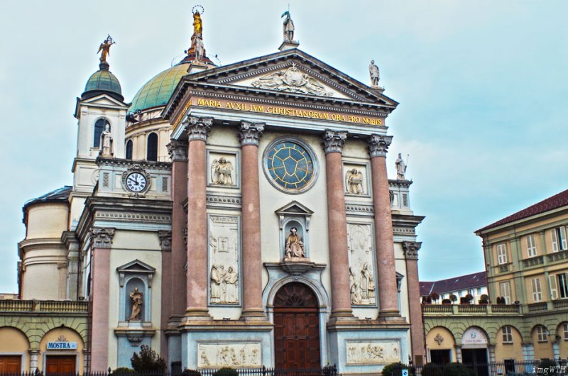 Basilica di Maria Ausiliatrice. Photo by www.seetorino.com
