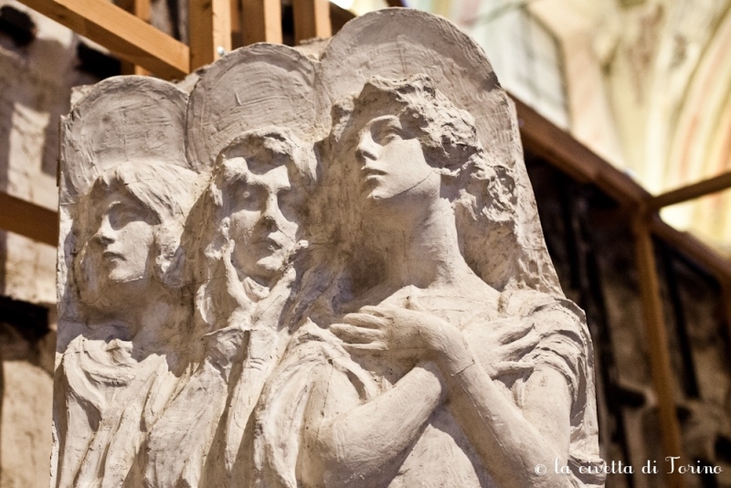 Davide Calandra, Modello in gesso per il monumento Casana nel Cimitero Monumentale di Torino. Particolare degli angeli oranti verso destra, 1909.